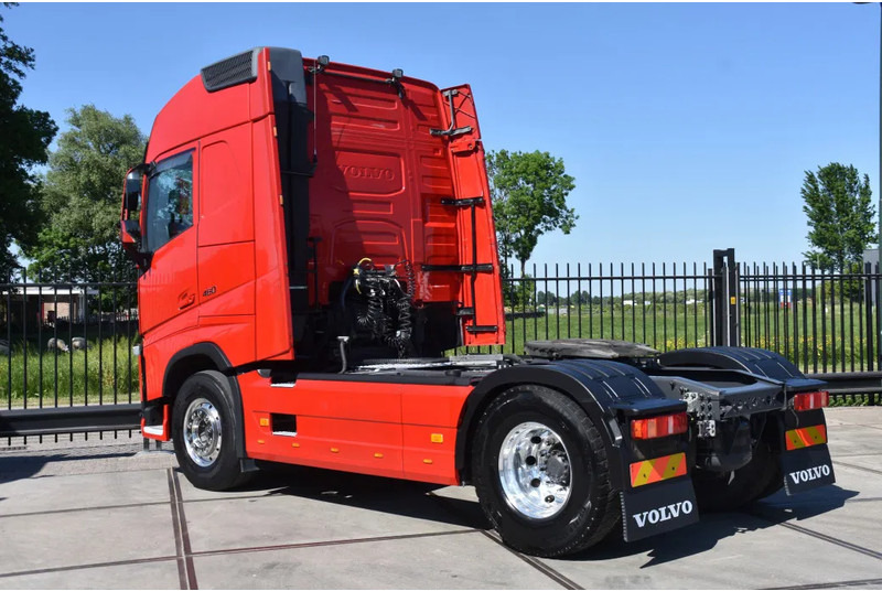 Volvo FH 460 Globe 4x2 - RETARDER- HYDRAULIC SYSTEM - 718 TKM - AIRCO - DIFF. LOCK - PTO - GOOD CONDITION - - Tractor unit: picture 3 Volvo FH 460 Globe 4x2 - RETARDER- HYDRAULIC SYSTEM - 718 TKM - AIRCO - DIFF. LOCK - PTO - GOOD CONDITION - - Tractor unit: picture 3