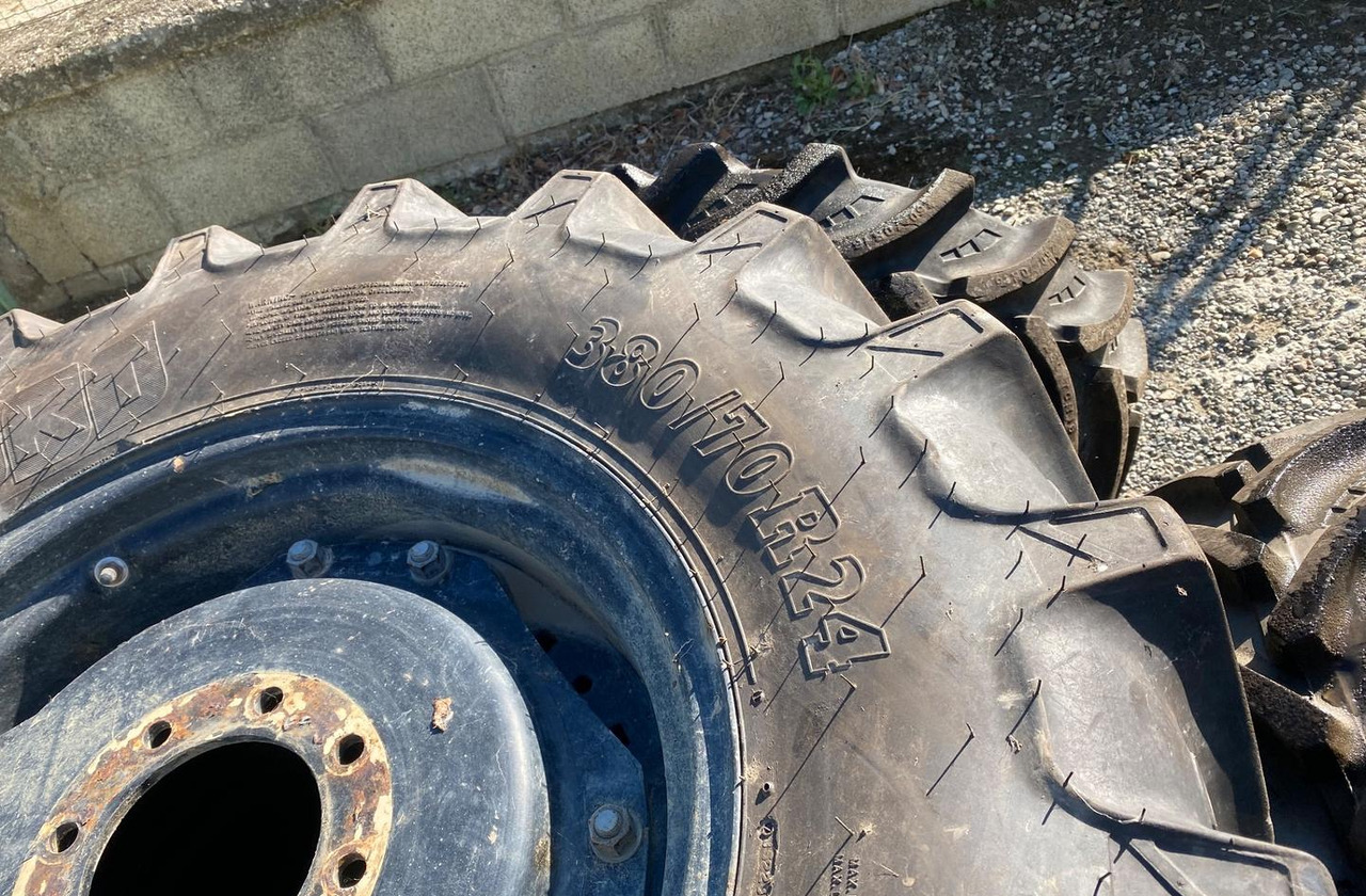 Pneumatico trattore - Wheel and tire package for Farm tractor: picture 3 Pneumatico trattore - Wheel and tire package for Farm tractor: picture 3