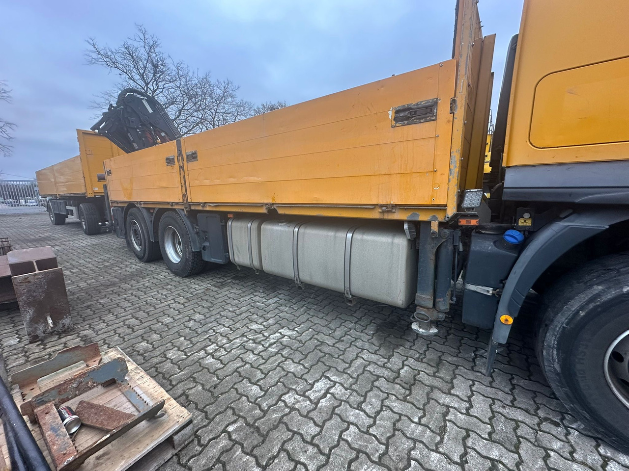IVECO STRALIS 420 truck open box with TEREX loading crane 290.2E-A3 - Hook lift truck, Crane truck: picture 4 IVECO STRALIS 420 truck open box with TEREX loading crane 290.2E-A3 - Hook lift truck, Crane truck: picture 4