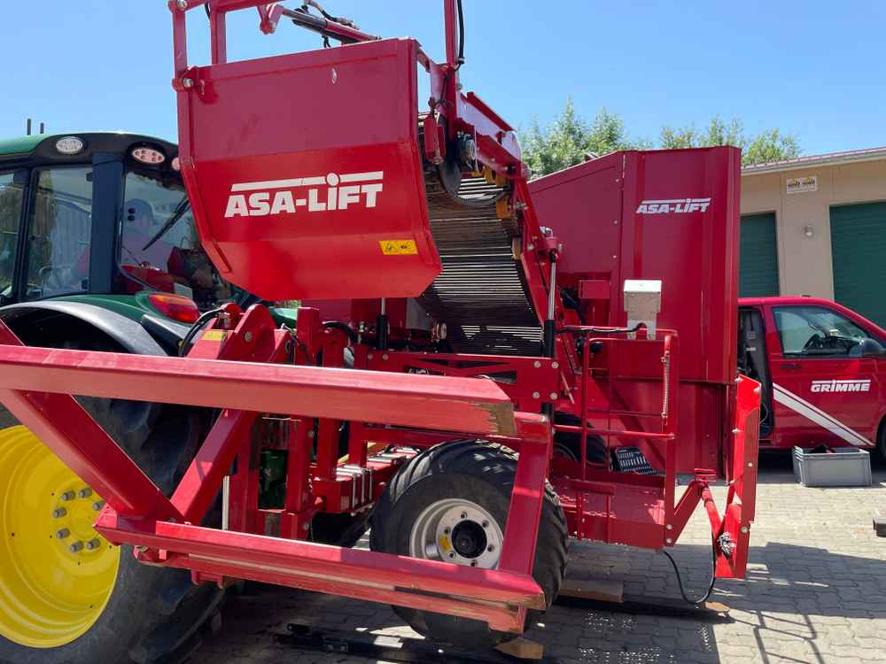 ASA-Lift Combi-1010C - Grape harvesting machine: picture 2 ASA-Lift Combi-1010C - Grape harvesting machine: picture 2