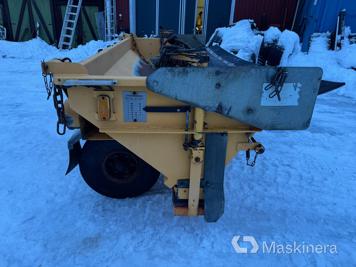 Falköping LB-1000 BL Sandspridare Falköping LB 1000 - Sand/ Salt spreader: picture 2 Falköping LB-1000 BL Sandspridare Falköping LB 1000 - Sand/ Salt spreader: picture 2