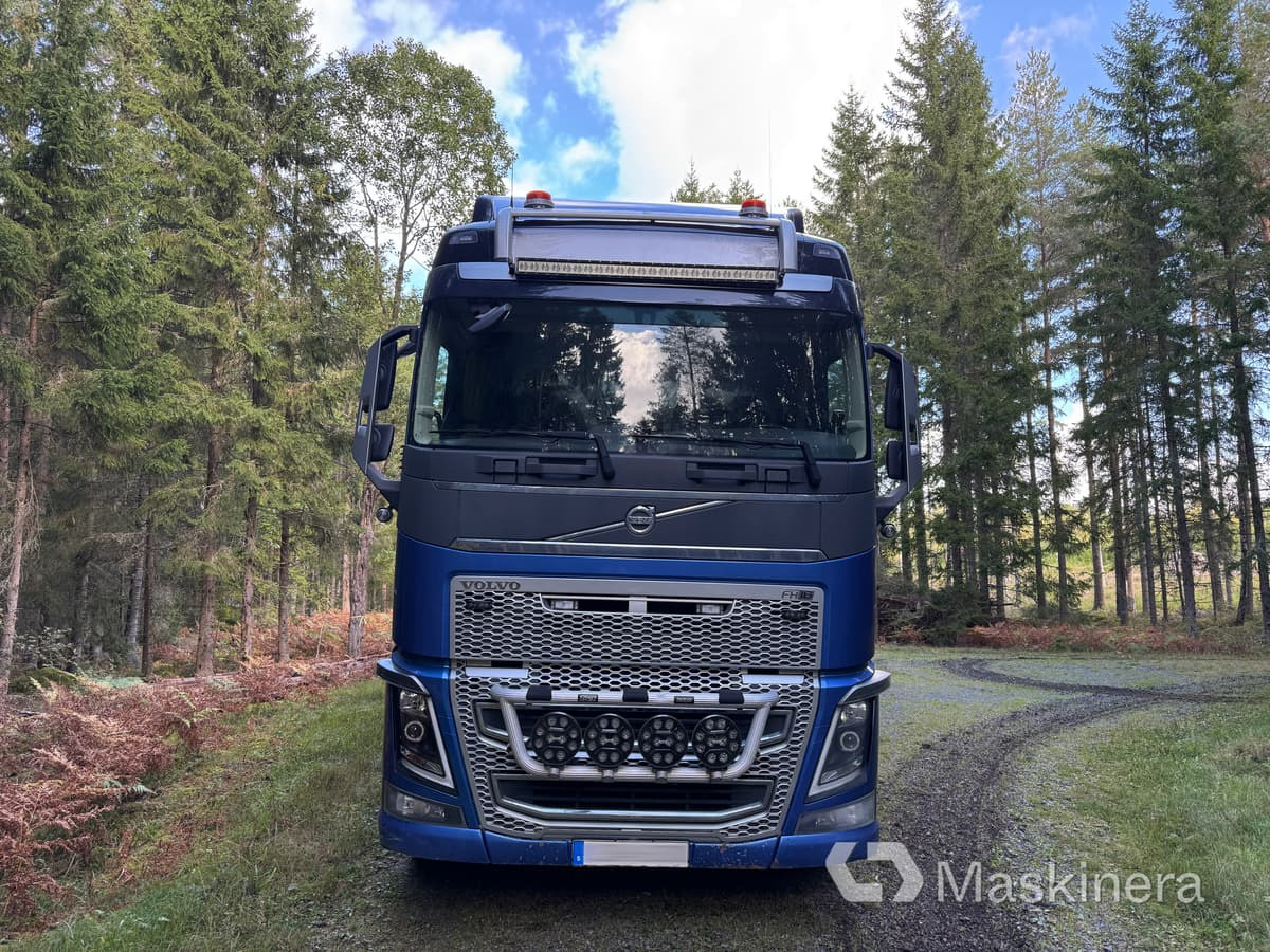 Flisbil Volvo FH16 8X4 med kran & sidtipp - Box truck, Crane truck: picture 2 Flisbil Volvo FH16 8X4 med kran & sidtipp - Box truck, Crane truck: picture 2