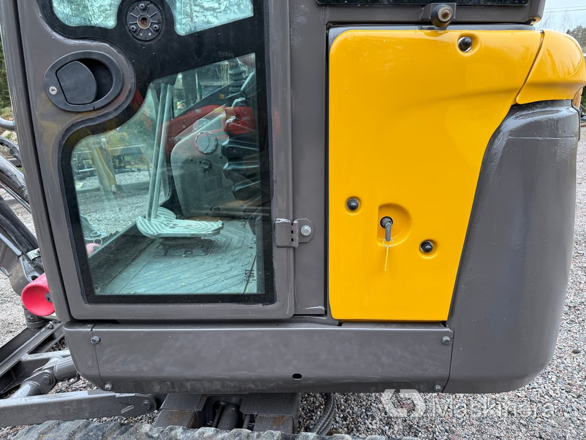 Crawler excavator Grävmaskin Volvo EC18C med redskap: picture 32 Crawler excavator Grävmaskin Volvo EC18C med redskap: picture 32