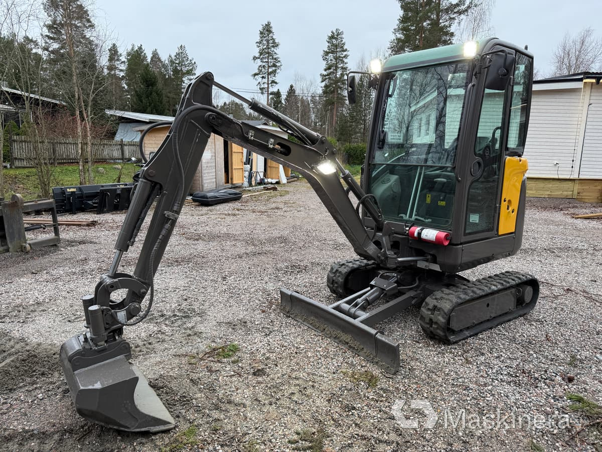 Crawler excavator Grävmaskin Volvo EC18C med redskap: picture 9 Crawler excavator Grävmaskin Volvo EC18C med redskap: picture 9