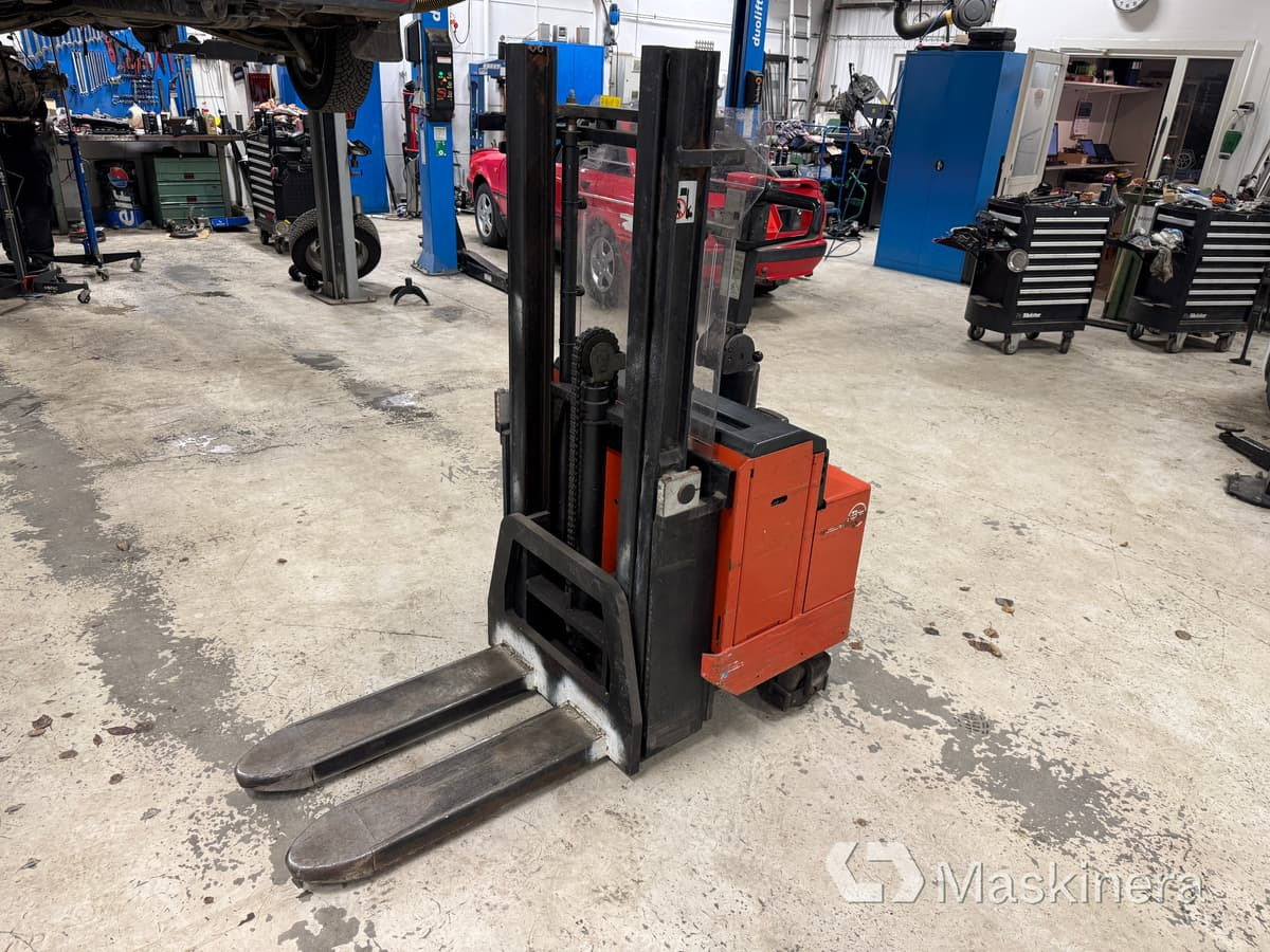 BT LSV 1250 / 11 Elektrisk ledstaplare BT LSV 1250 - Industrial equipment: picture 1 BT LSV 1250 / 11 Elektrisk ledstaplare BT LSV 1250 - Industrial equipment: picture 1