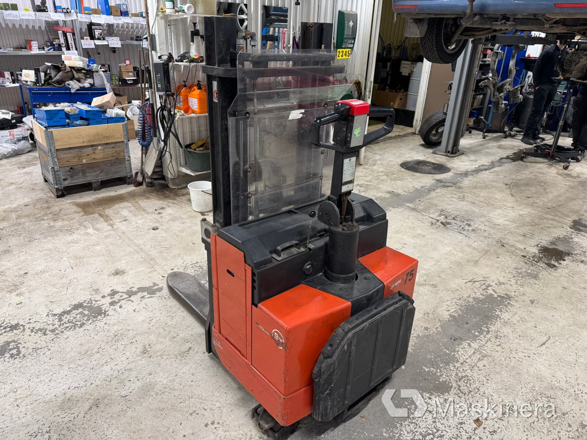 BT LSV 1250 / 11 Elektrisk ledstaplare BT LSV 1250 - Industrial equipment: picture 3 BT LSV 1250 / 11 Elektrisk ledstaplare BT LSV 1250 - Industrial equipment: picture 3