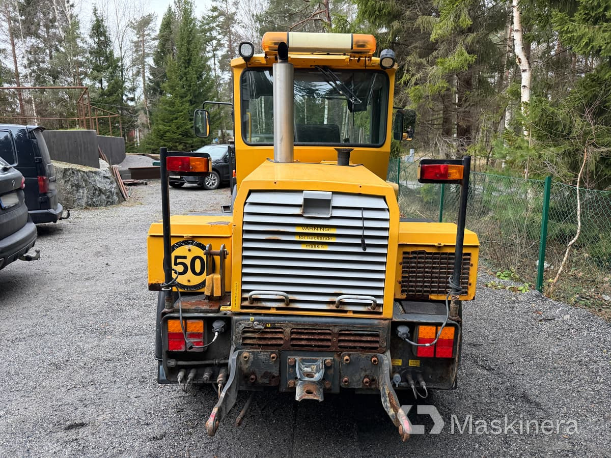 Hjullastare Lundberg 4200 Ls med vikplog - Other machinery: picture 5 Hjullastare Lundberg 4200 Ls med vikplog - Other machinery: picture 5