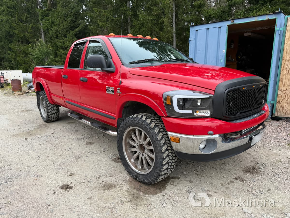Pickup Dodge Ram 2500 4X4 - Panel van: picture 1 Pickup Dodge Ram 2500 4X4 - Panel van: picture 1