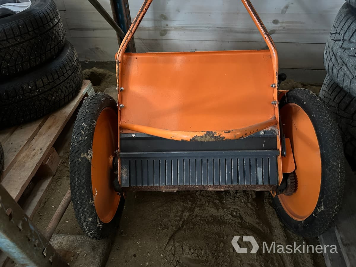 Sand Salt spridare Epoke Epomini 5 - Sand/ Salt spreader: picture 5 Sand Salt spridare Epoke Epomini 5 - Sand/ Salt spreader: picture 5