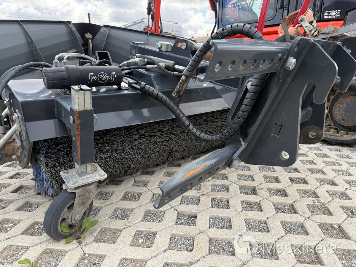 Sopvals Padagas FKM 150 - Road sweeper: picture 4 Sopvals Padagas FKM 150 - Road sweeper: picture 4