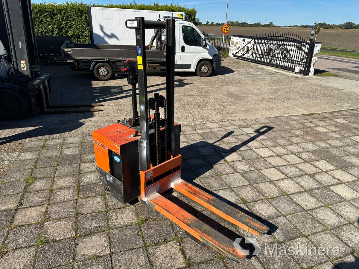 Truck låglyftare Atlet m, plattform - Stacker: picture 5 Truck låglyftare Atlet m, plattform - Stacker: picture 5