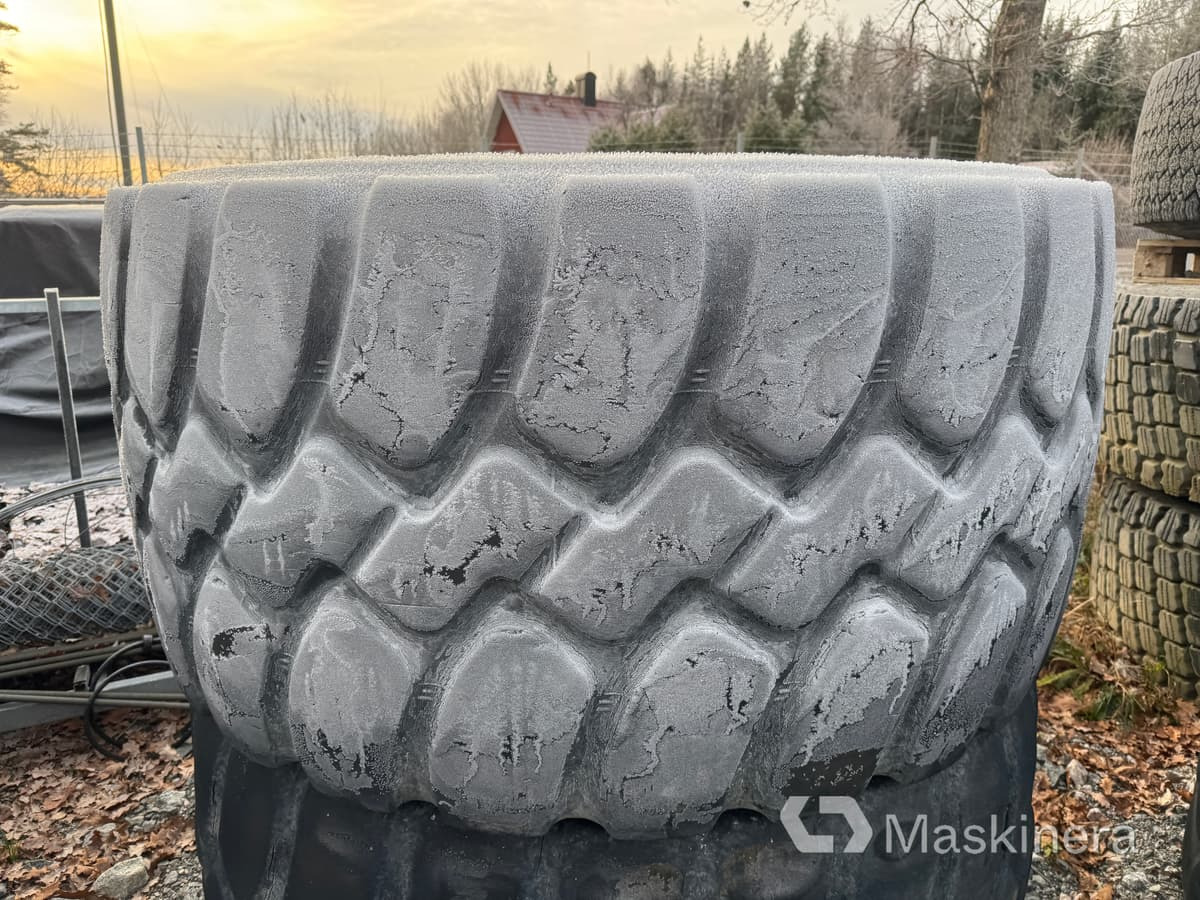 Volvo L150 Däck - Tire for Construction machinery: picture 3 Volvo L150 Däck - Tire for Construction machinery: picture 3