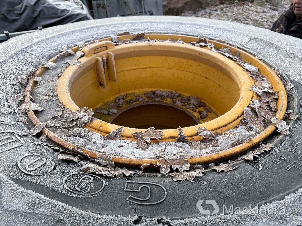 Volvo L150 Däck - Tire for Construction machinery: picture 4 Volvo L150 Däck - Tire for Construction machinery: picture 4