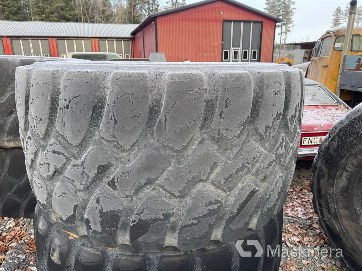 Volvo L150 Däck - Tire for Construction machinery: picture 2 Volvo L150 Däck - Tire for Construction machinery: picture 2