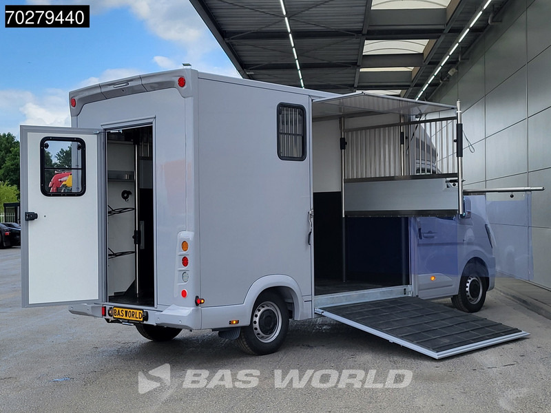 Renault Master 130pk 2025 model Paardenwagen Hengstenuitvoering / Horsetruck / Veewagen 18m3 Airco Cruise control - Commercial vehicle: picture 2 Renault Master 130pk 2025 model Paardenwagen Hengstenuitvoering / Horsetruck / Veewagen 18m3 Airco Cruise control - Commercial vehicle: picture 2