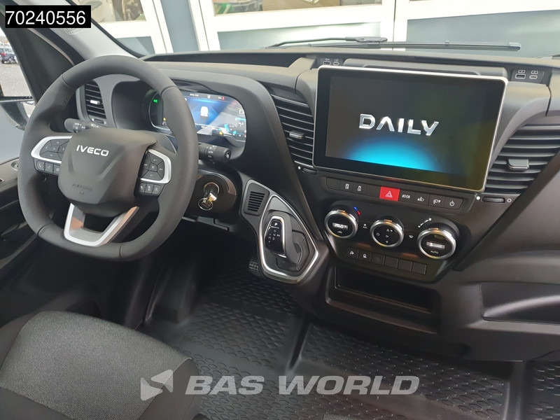 Interior photo 1: New Panel van Iveco Daily 35C21 3.0L Automaat Dubbellucht L2H2 LED ACC Navi Camera Parkeersensoren 12m3 Airco