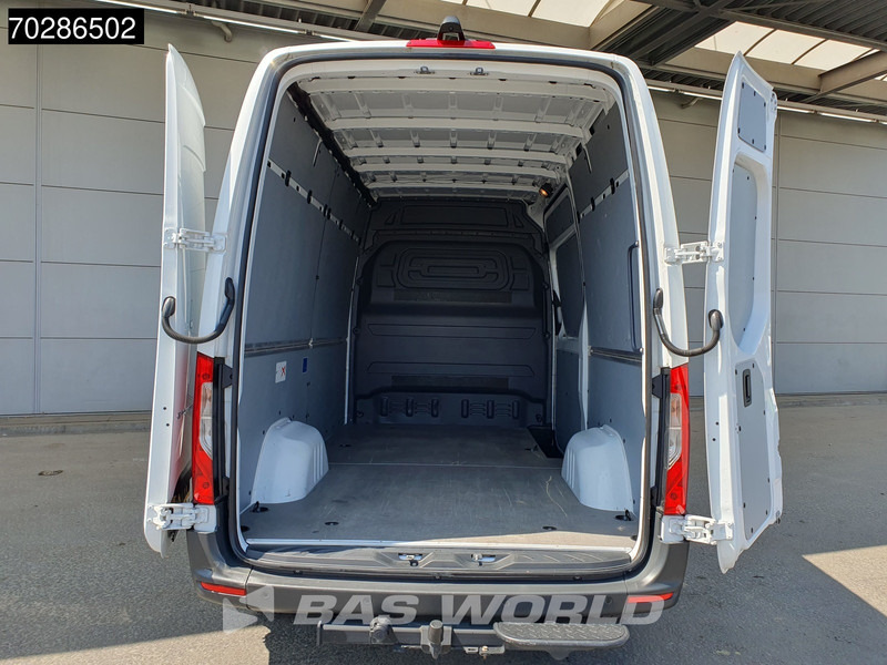 Mercedes-Benz Sprinter 319 CDI Automaat L2H2 190PK Trekhaak Airco Camera Parkeersensoren MBUX CarPlay Euro6 L2 12m3 Airco Trekhaak - Panel van: picture 3 Mercedes-Benz Sprinter 319 CDI Automaat L2H2 190PK Trekhaak Airco Camera Parkeersensoren MBUX CarPlay Euro6 L2 12m3 Airco Trekhaak - Panel van: picture 3