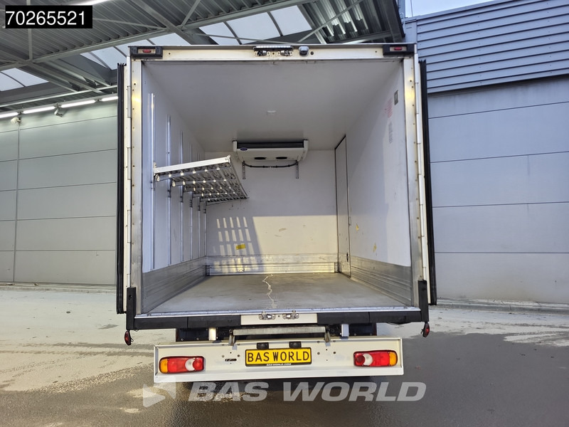 Volkswagen Crafter 177pk Lamberet Koelwagen FRC Koelwagen Carrier Xarios 350 230V stekker Bakwagen Koel Kühlwagen Airco Cruise control - Refrigerated delivery van: picture 3 Volkswagen Crafter 177pk Lamberet Koelwagen FRC Koelwagen Carrier Xarios 350 230V stekker Bakwagen Koel Kühlwagen Airco Cruise control - Refrigerated delivery van: picture 3
