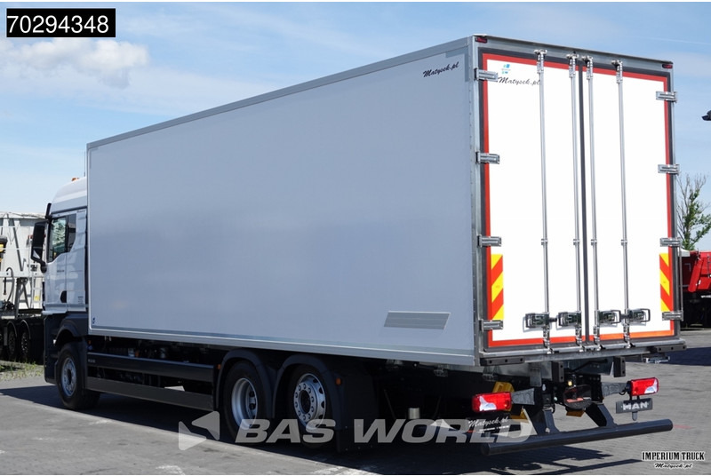 MAN TGX 26.520 TGX 6X2 Thermo King T-1000 R Automatic Lift-Steering Axle Euro 6 - Refrigerator truck: picture 2 MAN TGX 26.520 TGX 6X2 Thermo King T-1000 R Automatic Lift-Steering Axle Euro 6 - Refrigerator truck: picture 2