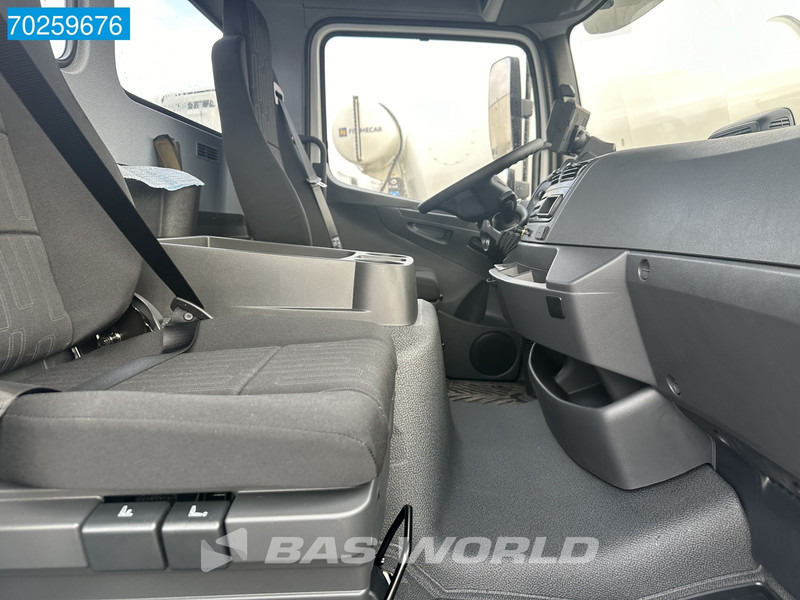 Interior photo 2: New Cab chassis truck Mercedes-Benz Atego 1021 4X2 10t chassis Automatic ClassicSpace Euro 6