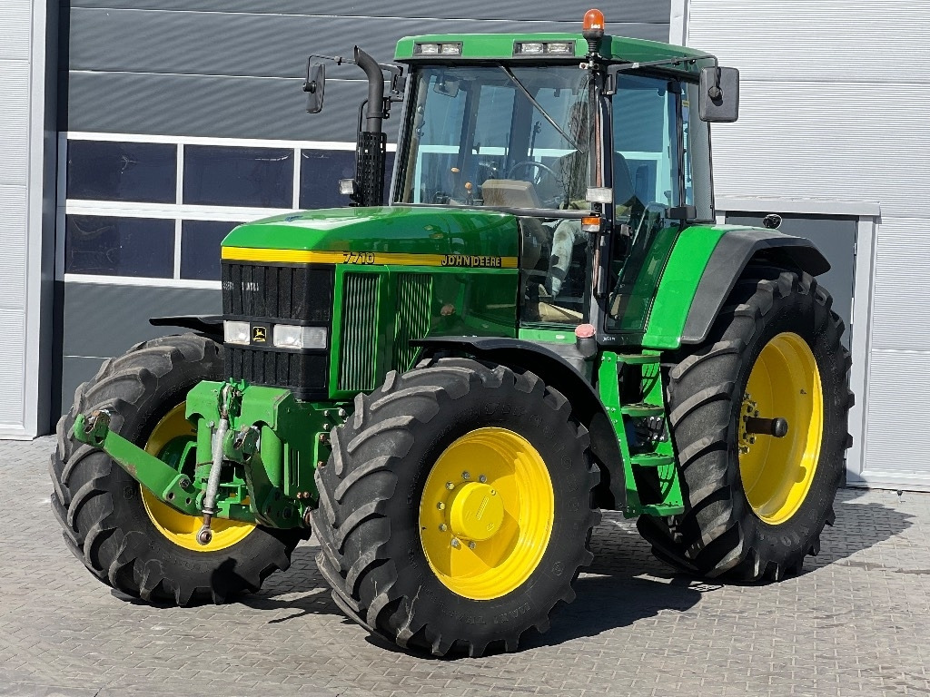 John Deere 7710 PQ - Farm tractor: picture 2 John Deere 7710 PQ - Farm tractor: picture 2