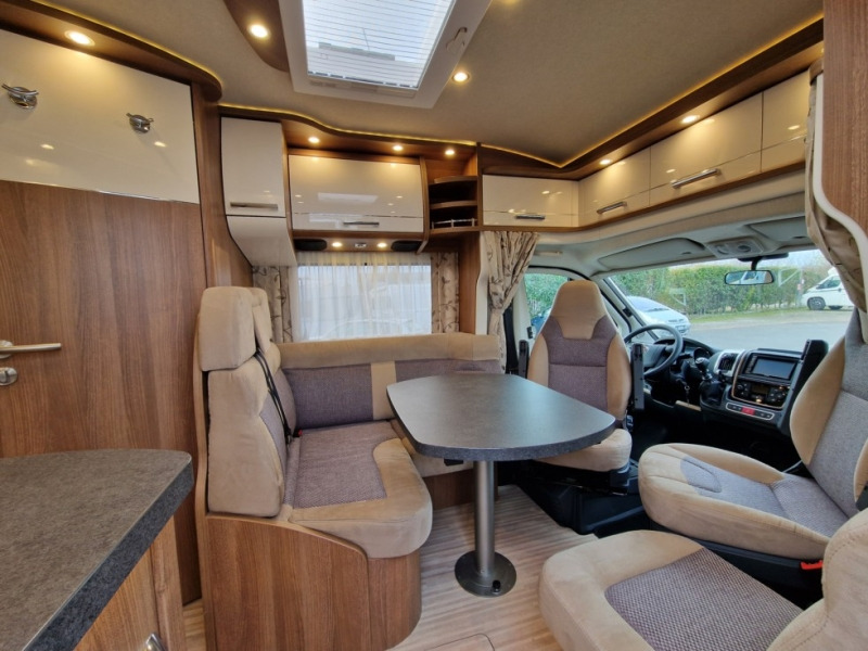 Carthago C-Tourer T 143 LE - Semi-integrated motorhome: picture 4 Carthago C-Tourer T 143 LE - Semi-integrated motorhome: picture 4