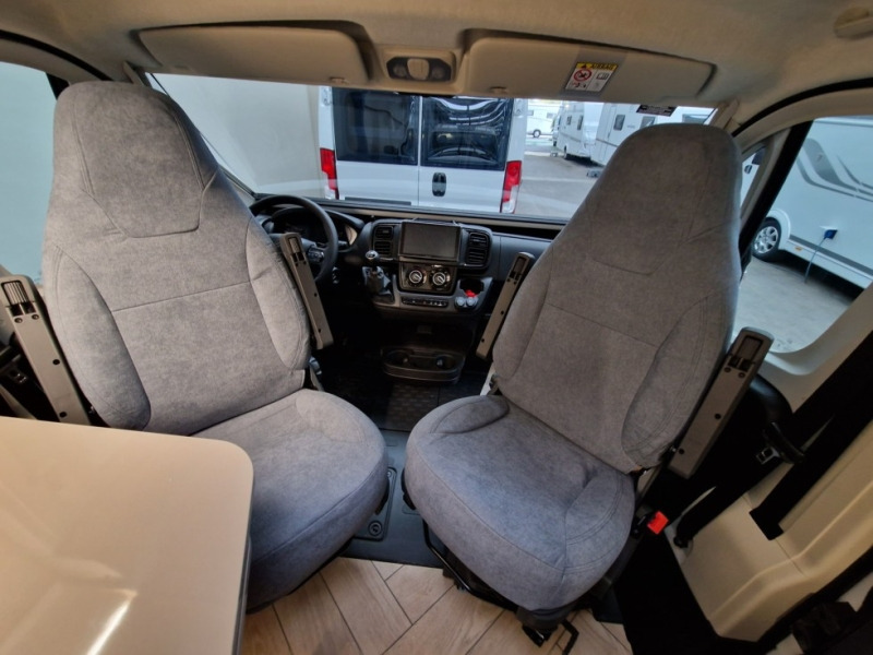 Chausson First Line V594L - Camper van: picture 4 Chausson First Line V594L - Camper van: picture 4