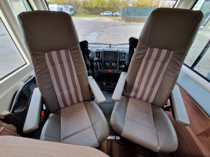 Knaus Sky I 650 MG - Integrated motorhome: picture 4 Knaus Sky I 650 MG - Integrated motorhome: picture 4