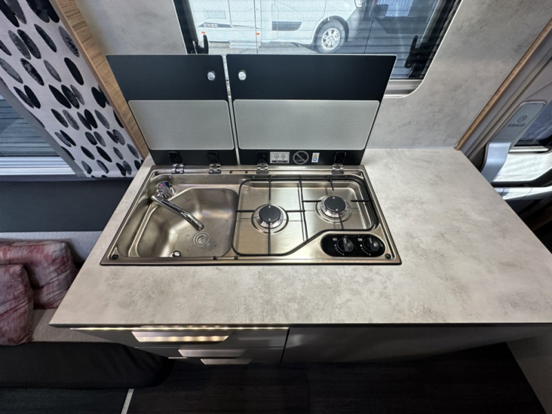 Knaus Tourer Van 500 LT Vansation - Semi-integrated motorhome: picture 5 Knaus Tourer Van 500 LT Vansation - Semi-integrated motorhome: picture 5