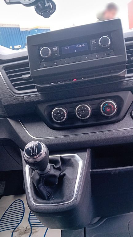 Renault Trafic Combi L2H1 3,0t Life leasing Renault Trafic Combi L2H1 3,0t Life: picture 11 Renault Trafic Combi L2H1 3,0t Life leasing Renault Trafic Combi L2H1 3,0t Life: picture 11