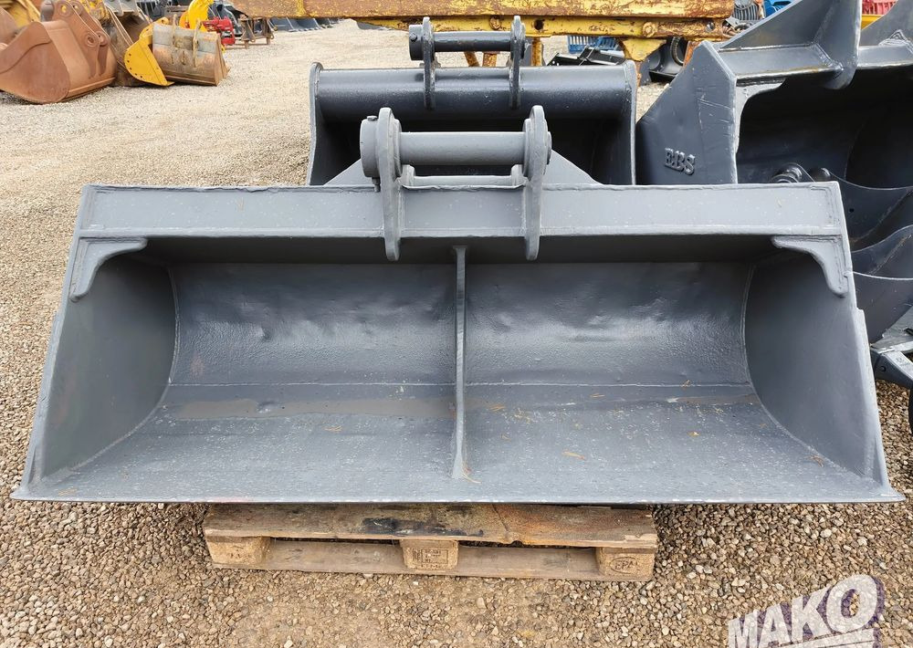 Łyżka skarpowa TCH 210cm Miller fi 80 - Attachment for Construction machinery: picture 2 Łyżka skarpowa TCH 210cm Miller fi 80 - Attachment for Construction machinery: picture 2