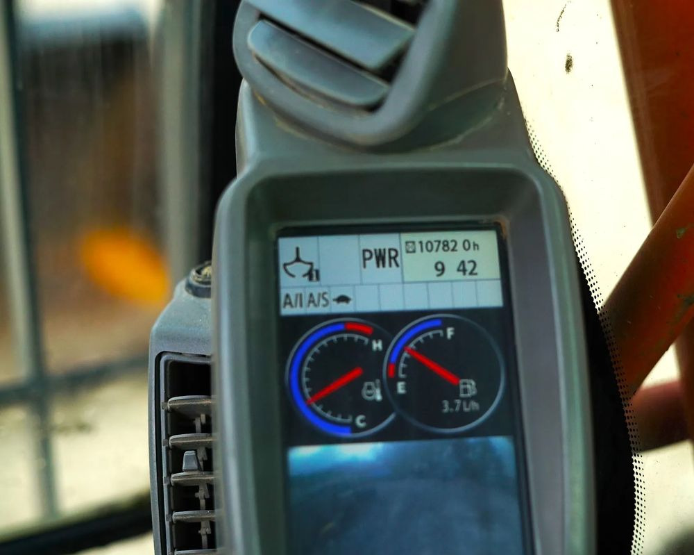 Crawler excavator Hitachi ZX290LCN-5B: picture 8