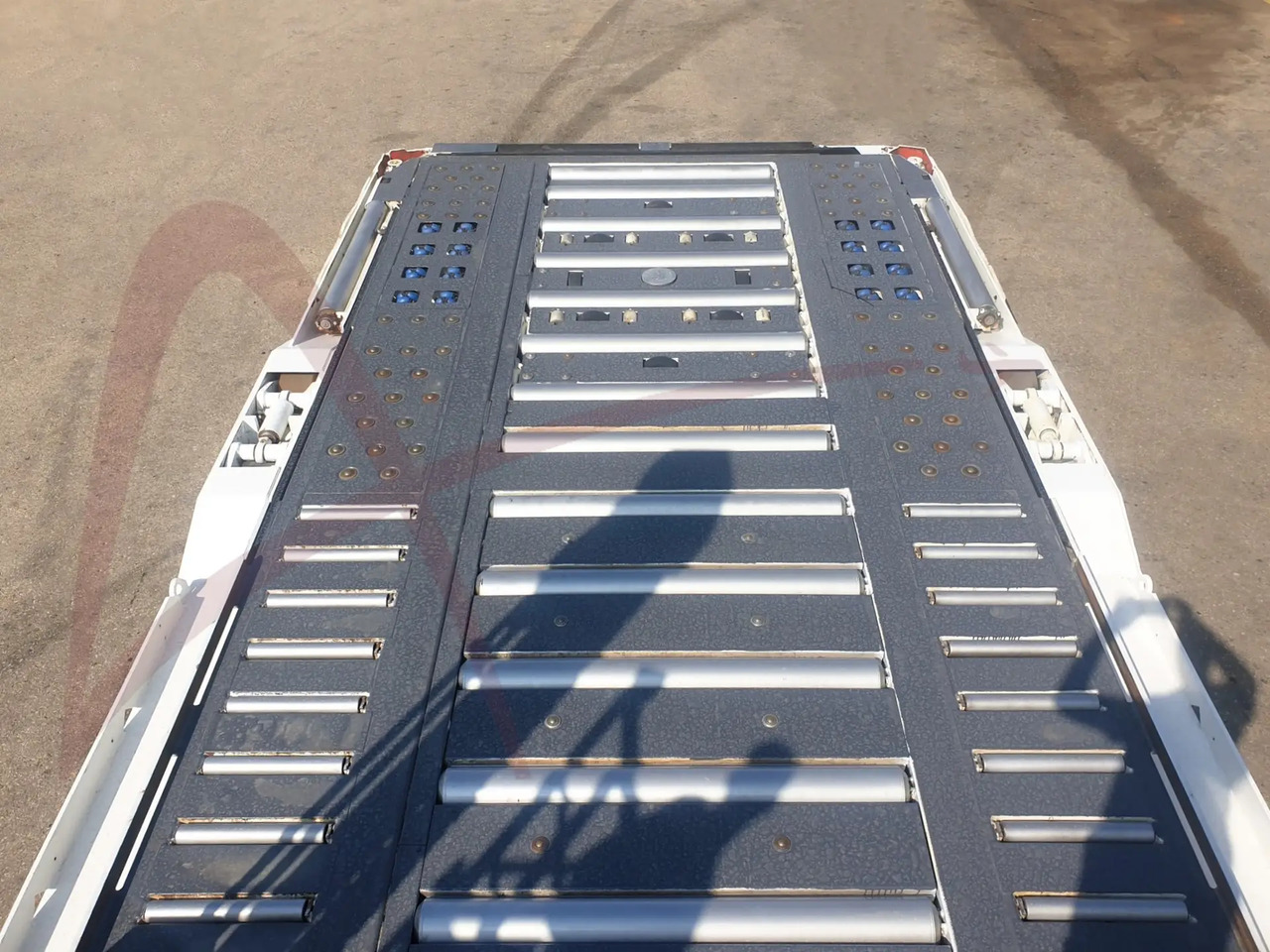 TREPEL CHAMP 140 - Aircraft cargo loader: picture 5 TREPEL CHAMP 140 - Aircraft cargo loader: picture 5