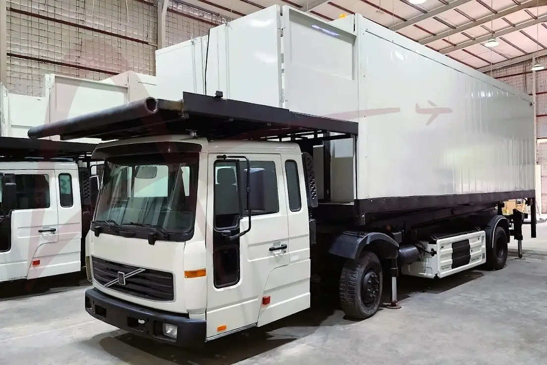 VOLVO AEROLIFT-B-VO/FL616H - Airport catering truck: picture 2 VOLVO AEROLIFT-B-VO/FL616H - Airport catering truck: picture 2