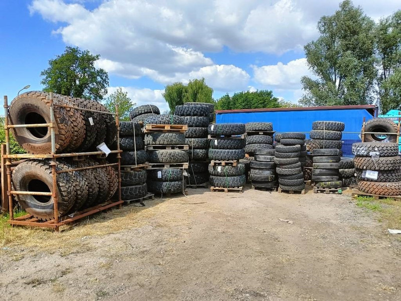 Banden landbouwbanden michelin dunlop 9.5R17.5 + 2 - Wheels and tires for Construction machinery: picture 1 Banden landbouwbanden michelin dunlop 9.5R17.5 + 2 - Wheels and tires for Construction machinery: picture 1