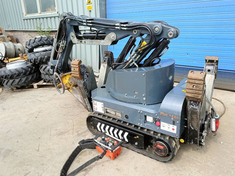 Crawler excavator Brokk euroimplementos RDC1510 180 husqvarna robot remote: picture 11