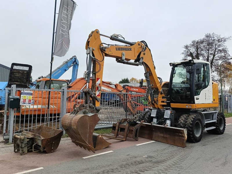 Liebherr A 910 Compact mobiele graafmachine excavator 12,5T - Wheel excavator: picture 2 Liebherr A 910 Compact mobiele graafmachine excavator 12,5T - Wheel excavator: picture 2
