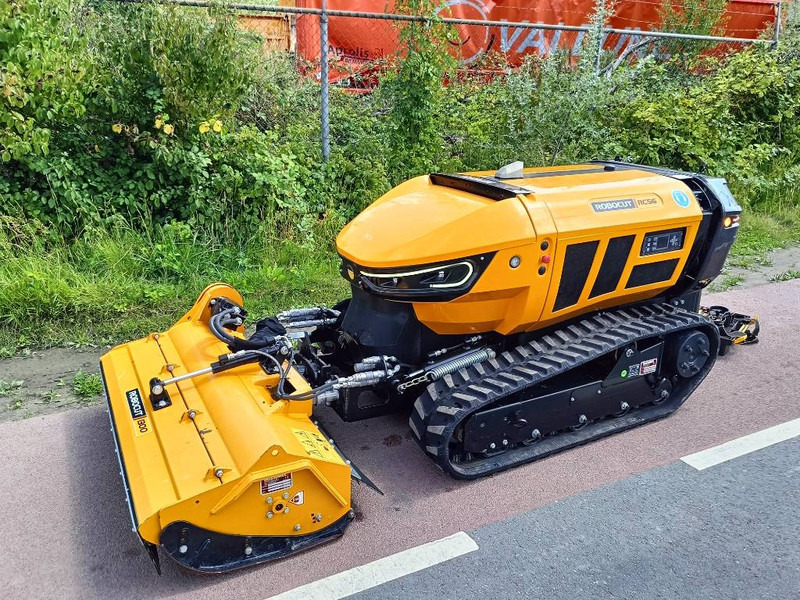 McConnel Robocut RC56 robot remote maaier mower 1200kg - Mower: picture 1 McConnel Robocut RC56 robot remote maaier mower 1200kg - Mower: picture 1