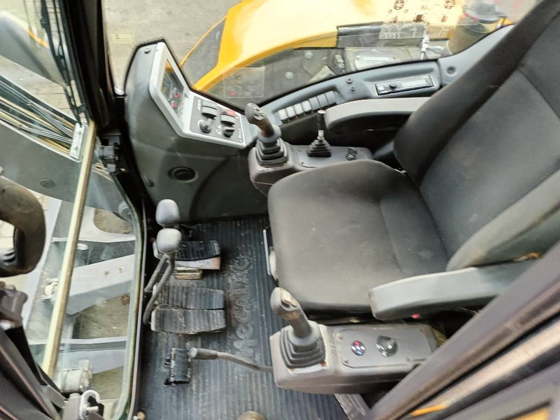 Mini excavator Mecalac 6 MCR tracked excavator 6 ton bagger midigraver: picture 15 Mini excavator Mecalac 6 MCR tracked excavator 6 ton bagger midigraver: picture 15