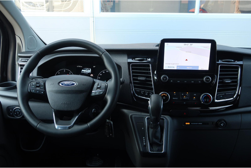 Ford Transit Custom 300 2.0 TDCI L2H1 Limited DC AUT/ LED/ CAMERA/ 2X DEUR/ LEDER/ ACC/ CARPLAY/ CLIMA/ TREKHAAK - Small van, Combi van: picture 5 Ford Transit Custom 300 2.0 TDCI L2H1 Limited DC AUT/ LED/ CAMERA/ 2X DEUR/ LEDER/ ACC/ CARPLAY/ CLIMA/ TREKHAAK - Small van, Combi van: picture 5