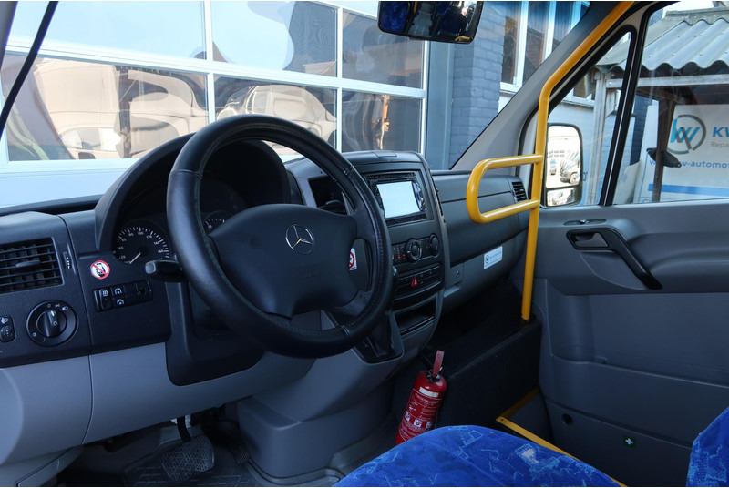 Mercedes-Benz Sprinter 311 2.2 CDI 366 HD AUT/ LIFT/ 9PERS/ VENTILATIE/ AIRCO - Car: picture 2 Mercedes-Benz Sprinter 311 2.2 CDI 366 HD AUT/ LIFT/ 9PERS/ VENTILATIE/ AIRCO - Car: picture 2