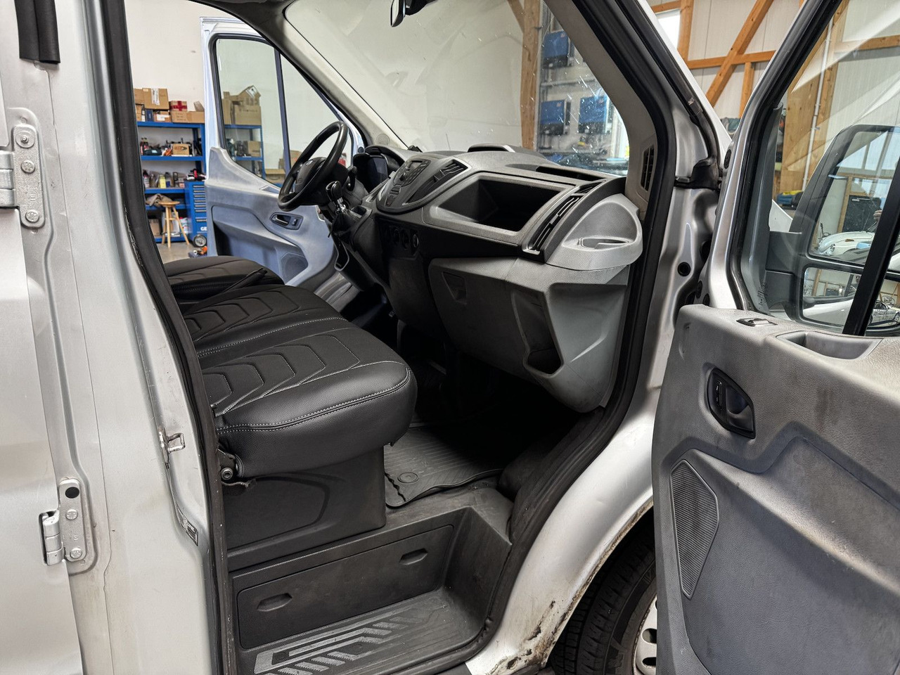 Open body delivery van, Combi van Ford Transit FT 350 DokaTdCI 1.2t Fassi Kran: picture 23