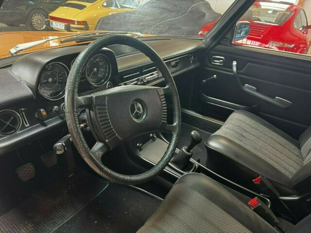 MERCEDES-BENZ 200 D/8 W115... - Sedan: picture 5 MERCEDES-BENZ 200 D/8 W115... - Sedan: picture 5