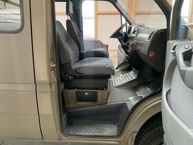 MERCEDES-BENZ Sprinter 313 CDI Doka 4x4 Allrad 1.Hand... - Curtain side van, Combi van: picture 5 MERCEDES-BENZ Sprinter 313 CDI Doka 4x4 Allrad 1.Hand... - Curtain side van, Combi van: picture 5