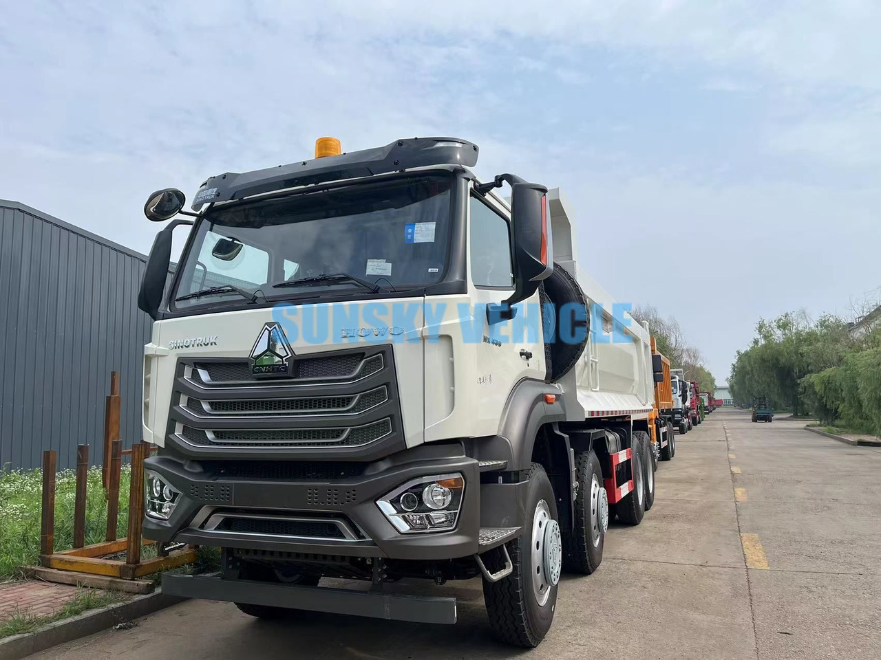 HOWO 8X4 dump truck - Tipper: picture 3 HOWO 8X4 dump truck - Tipper: picture 3