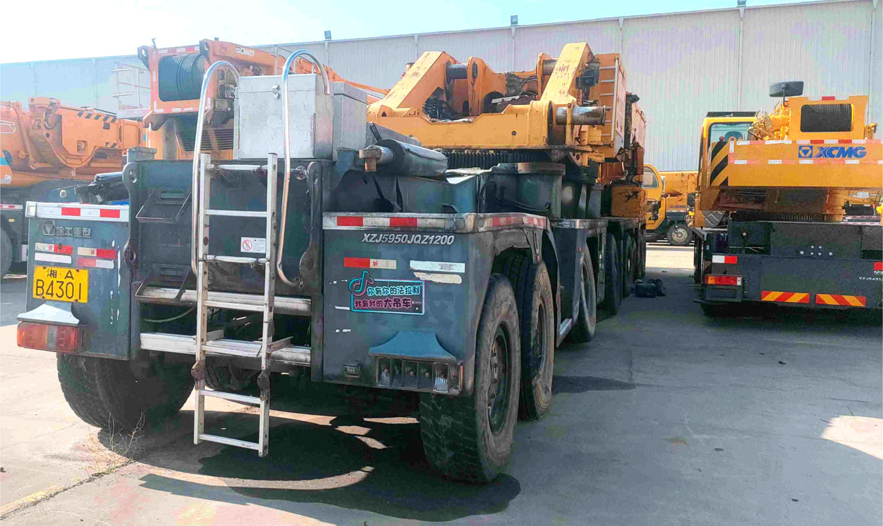 XCMG 1200ton QAY1200 used hydraulic all terrain crane - All terrain crane: picture 4 XCMG 1200ton QAY1200 used hydraulic all terrain crane - All terrain crane: picture 4