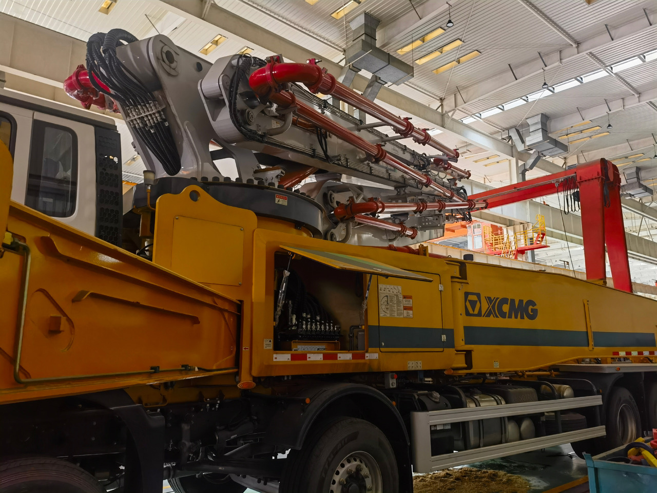 XCMG Official 60m Concrete Pump Machine HB60V Used Concrete Pump Truck For Sale - Concrete pump truck: picture 3 XCMG Official 60m Concrete Pump Machine HB60V Used Concrete Pump Truck For Sale - Concrete pump truck: picture 3