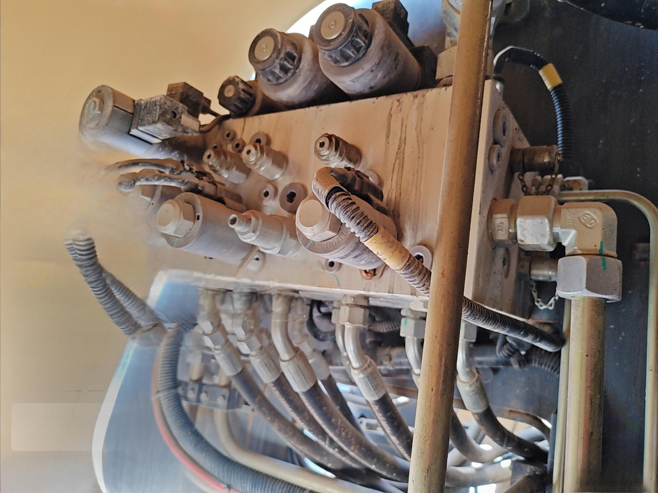 XCMG Official Used Self Propelled Aerial Work Platform 28m XGS28 Hydraulic Lift Cherry Picker - Telescopic boom: picture 2 XCMG Official Used Self Propelled Aerial Work Platform 28m XGS28 Hydraulic Lift Cherry Picker - Telescopic boom: picture 2