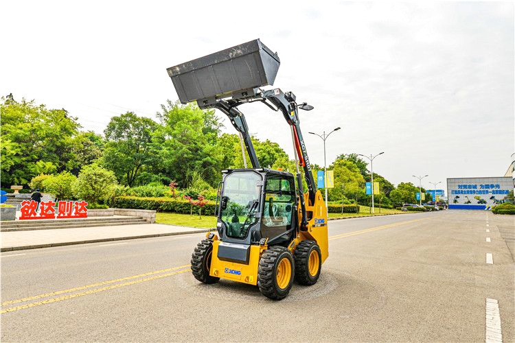 XCMG XC7-SR07 compact steer skid wheel loader for sale - Skid steer loader: picture 5 XCMG XC7-SR07 compact steer skid wheel loader for sale - Skid steer loader: picture 5