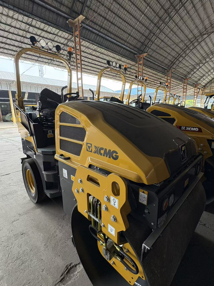 XCMG XD140VT 4ton small Light Diesel Vibratory Road Roller - Mini roller: picture 3 XCMG XD140VT 4ton small Light Diesel Vibratory Road Roller - Mini roller: picture 3